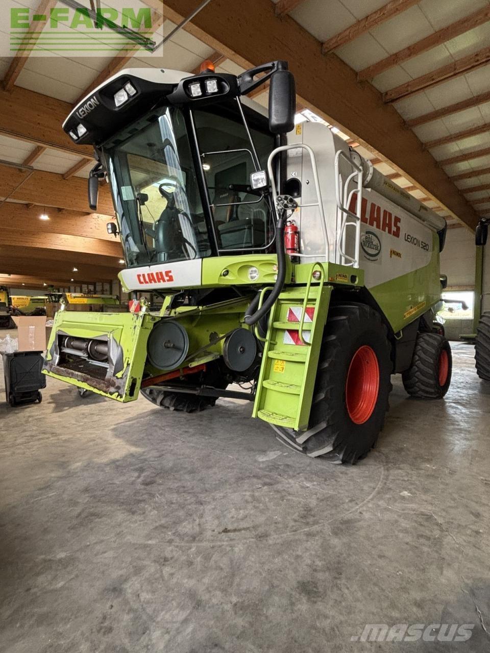 CLAAS lexion 520 Kombajni