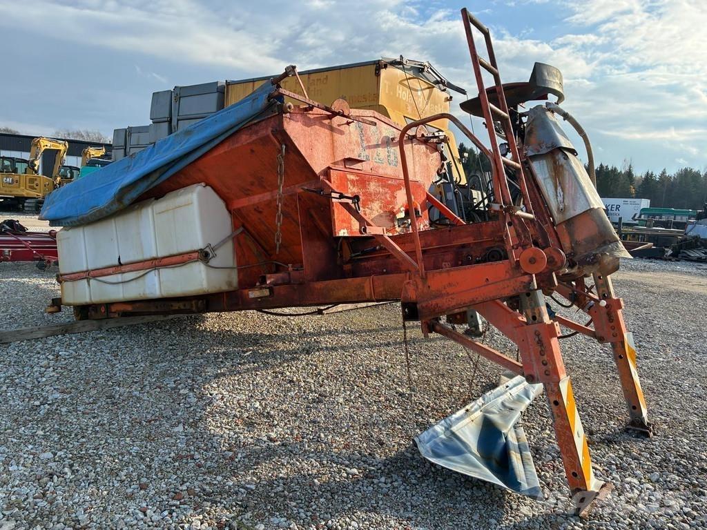  Salt spreader Posipači soli i pijeska