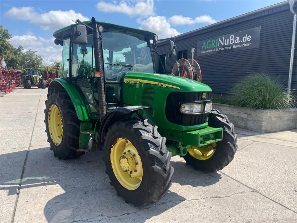 John Deere 5820 Traktori