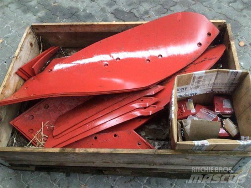  - - - 4 F. XMS950 ST Plugovi okretači