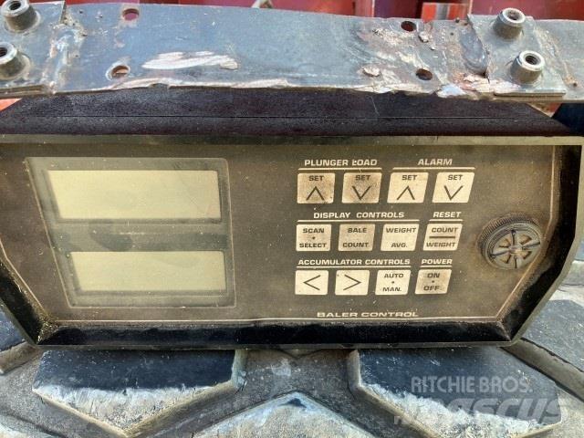 Hesston 4900 Balirke za kockaste bale