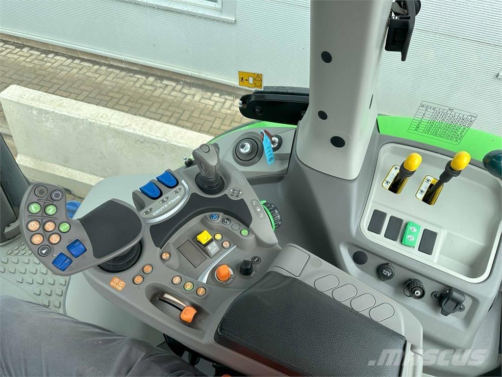 Deutz-Fahr 6215RC Traktori