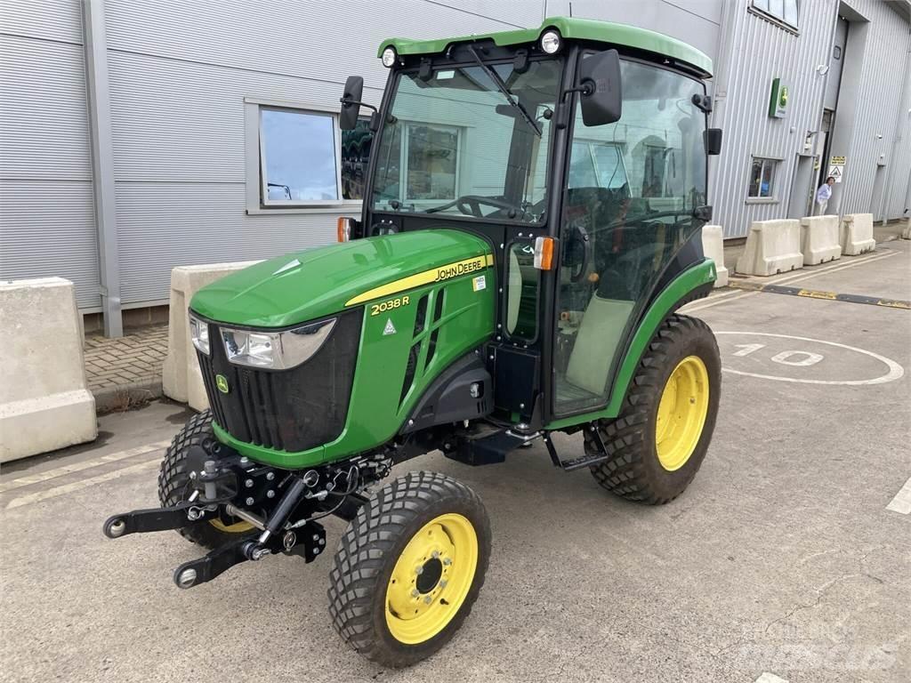 John Deere 2038R Kompaktni (mali) traktori