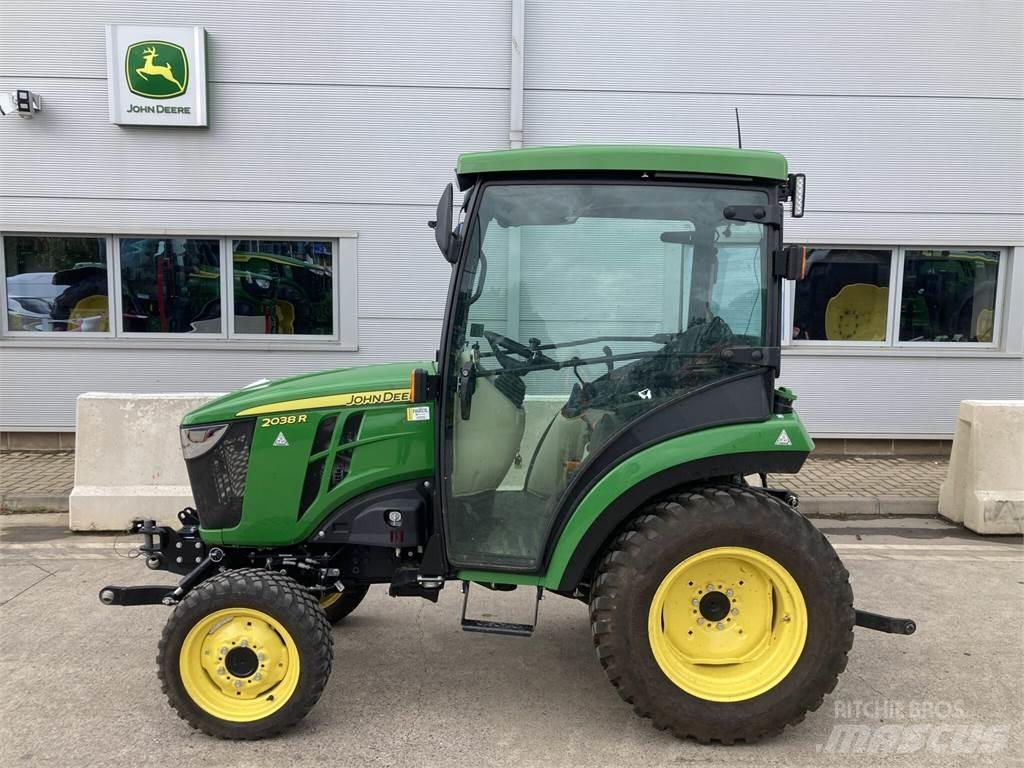 John Deere 2038R Kompaktni (mali) traktori
