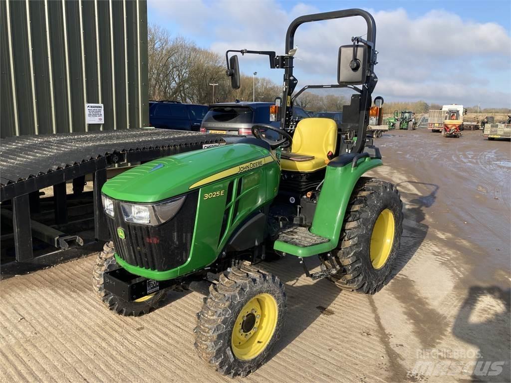 John Deere 3025E Kompaktni (mali) traktori