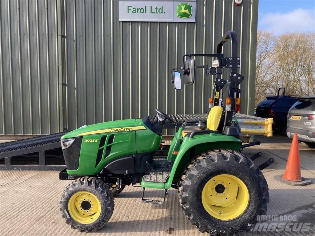 John Deere 3025E Kompaktni (mali) traktori