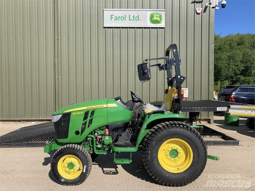 John Deere 3039R Kompaktni (mali) traktori