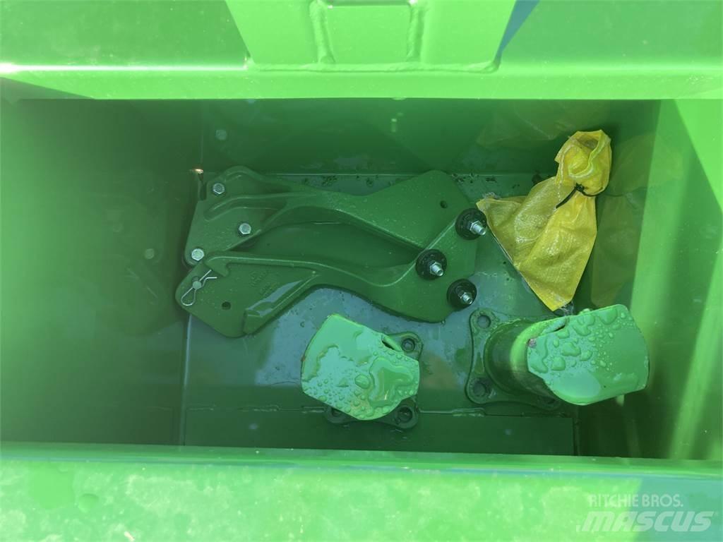 John Deere 320R Kompaktni (mali) traktori