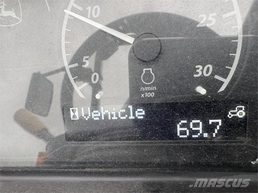 John Deere 4052M Kompaktni (mali) traktori