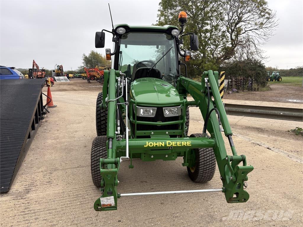 John Deere 4066R Kompaktni (mali) traktori