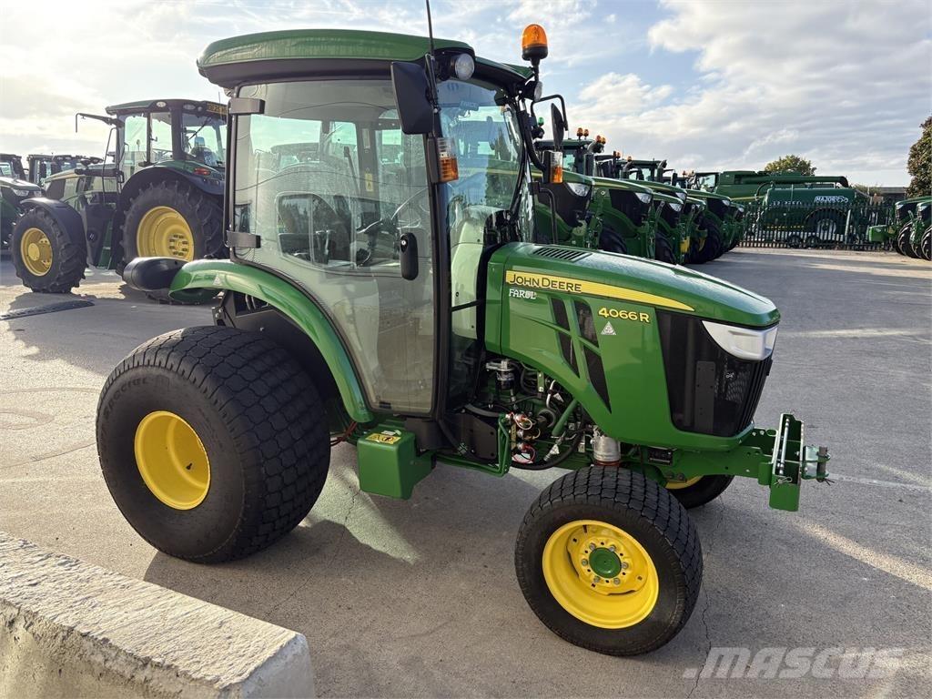 John Deere 4066R Kompaktni (mali) traktori