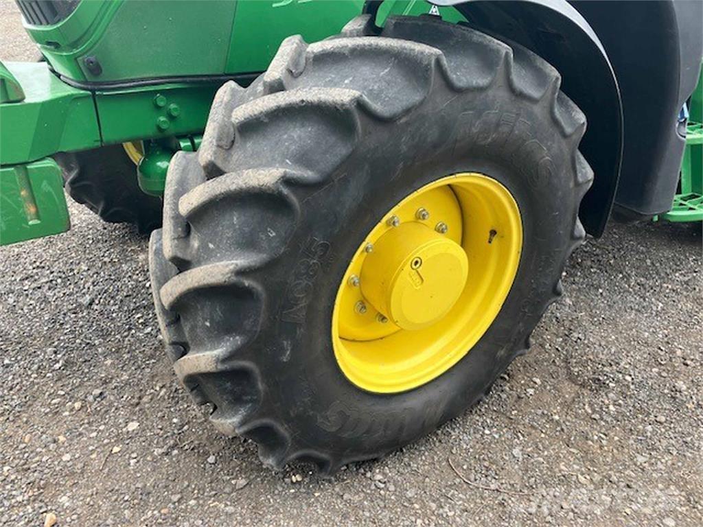 John Deere 6145M Traktori