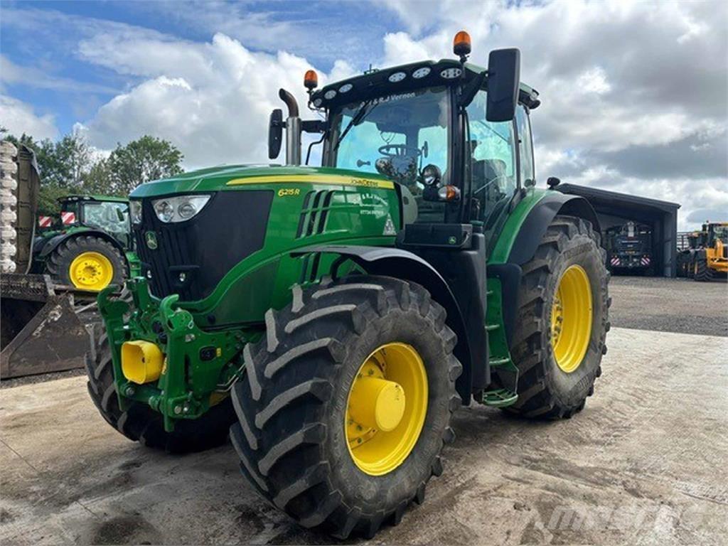 John Deere 6215R Traktori
