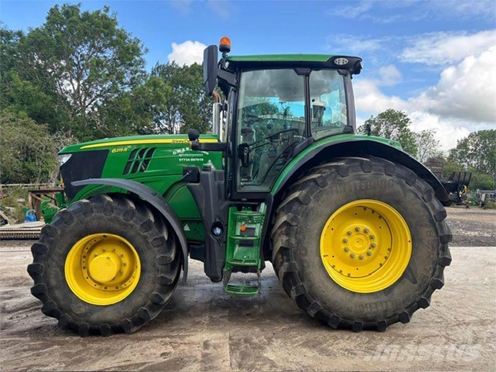 John Deere 6215R Traktori