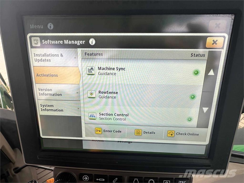 John Deere 6215R Traktori