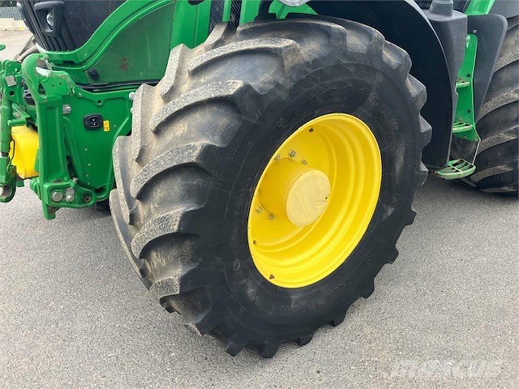 John Deere 6250R Traktori