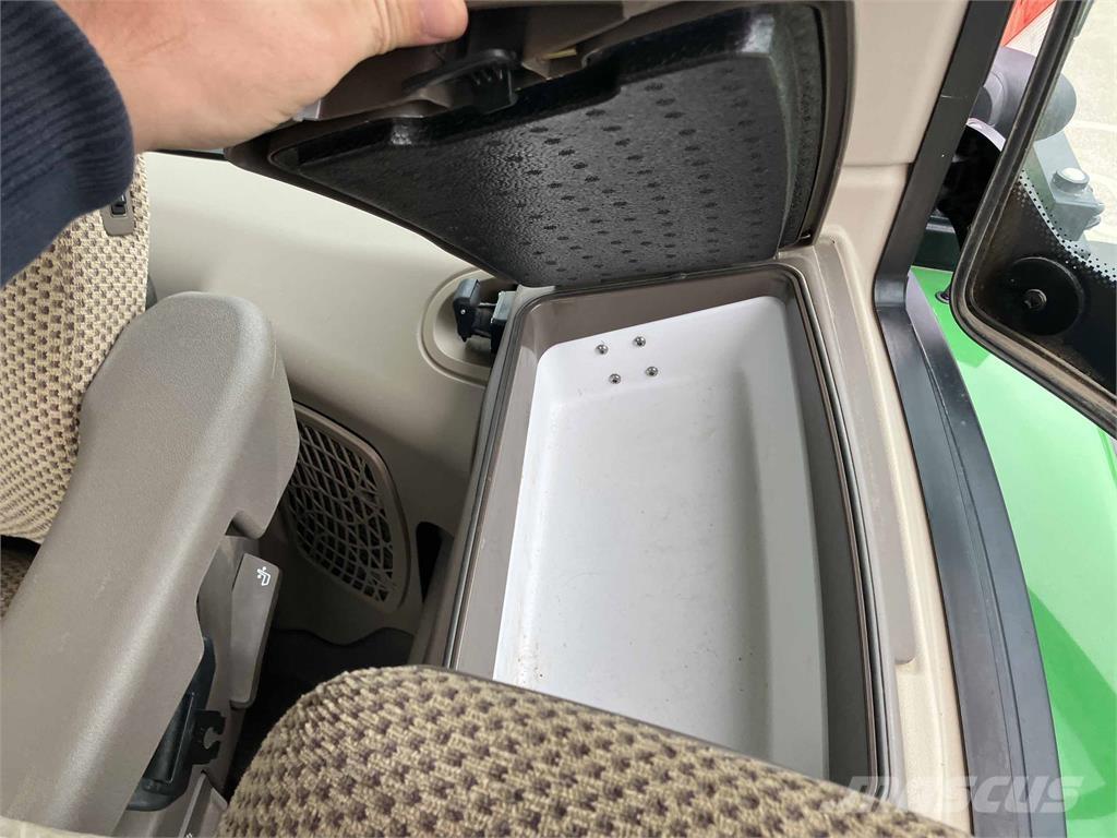 John Deere 6R 250 Traktori