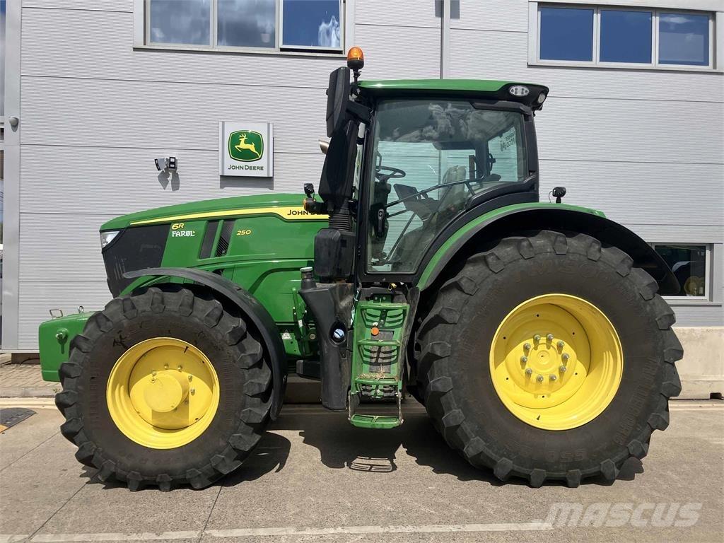 John Deere 6R 250 Traktori