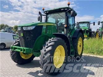 John Deere 7230R Traktori