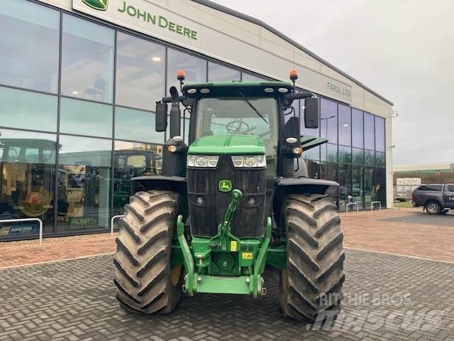 John Deere 7310R Traktori