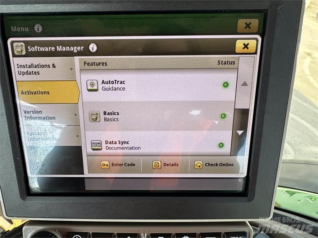 John Deere 8270R Traktori