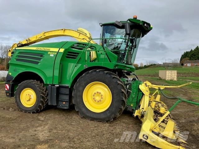 John Deere 8400i Strojevi za krmu na vlastiti pogon