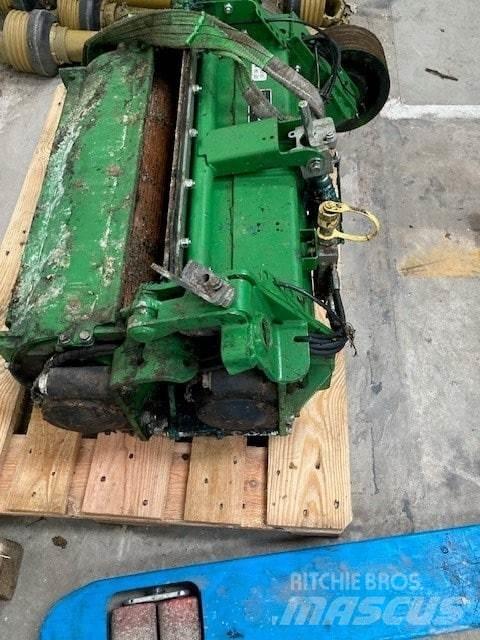 John Deere 8500i Strojevi za krmu na vlastiti pogon