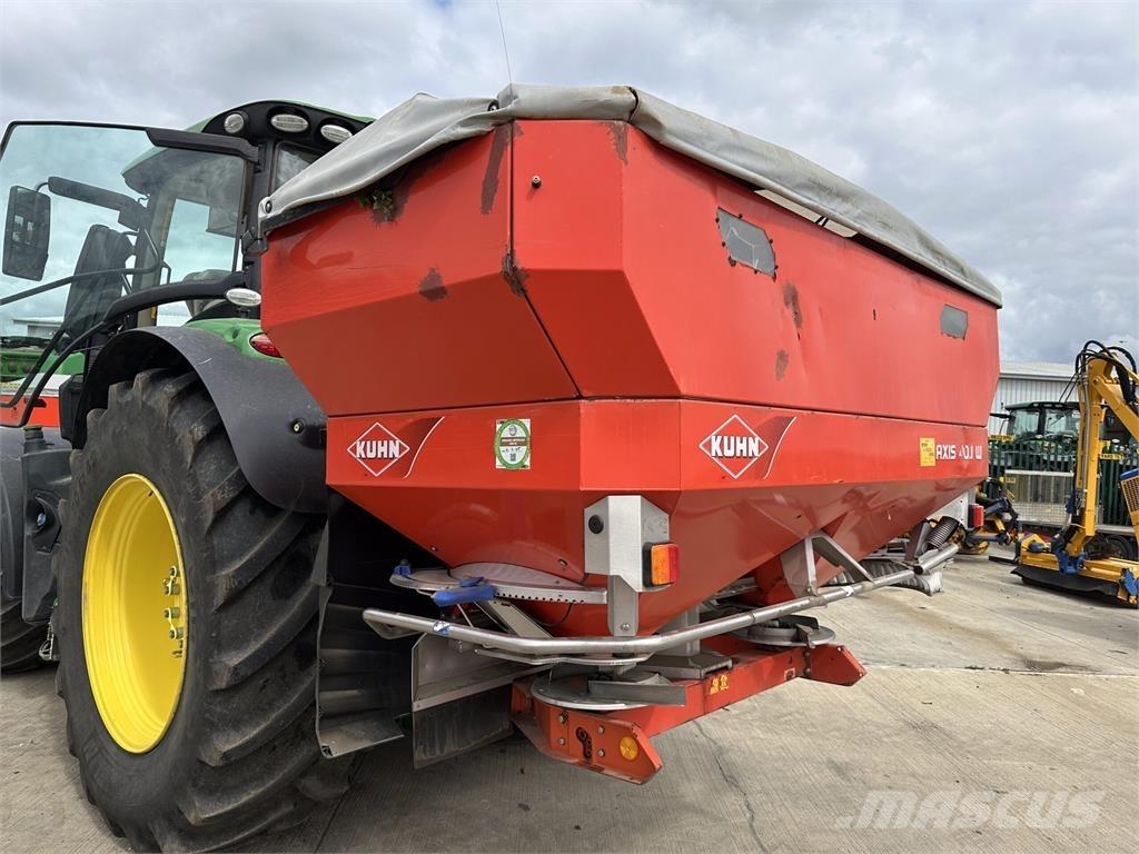 John Deere Axis 40.1W Prskalice gnojiva