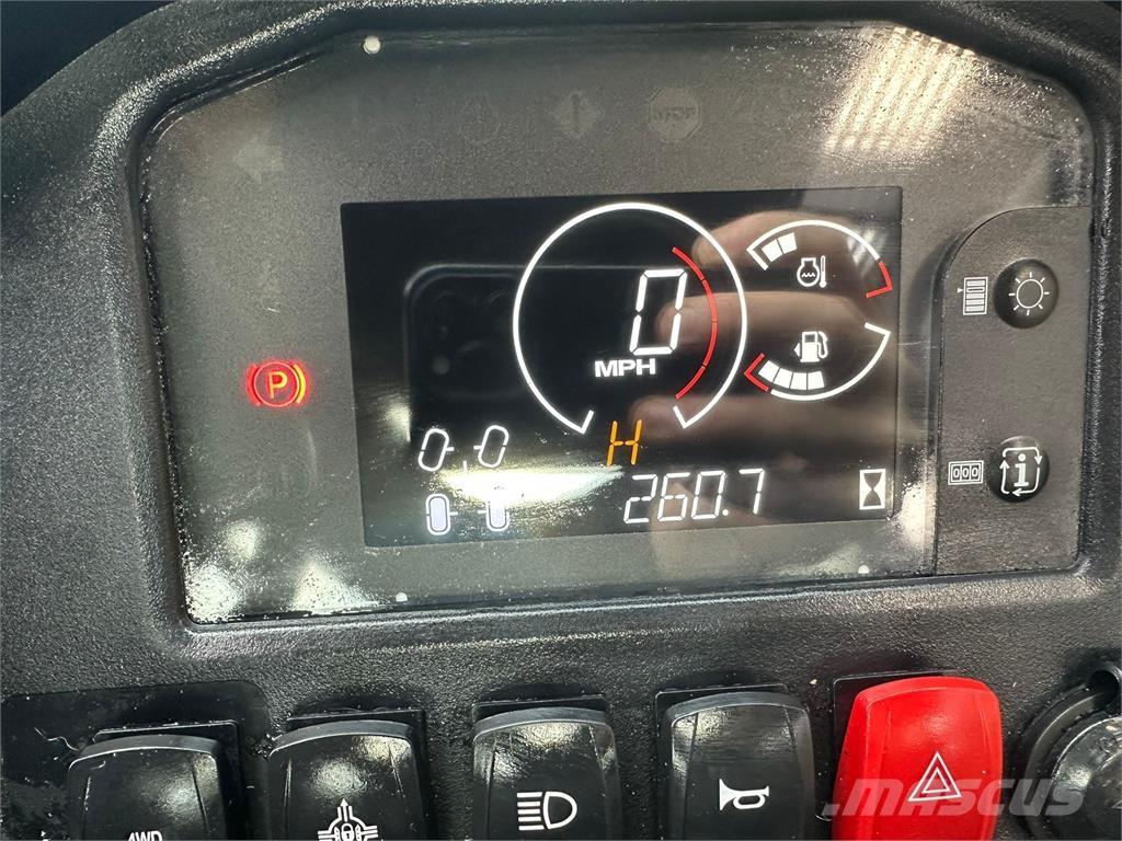 John Deere HPX815E Pomoćni strojevi