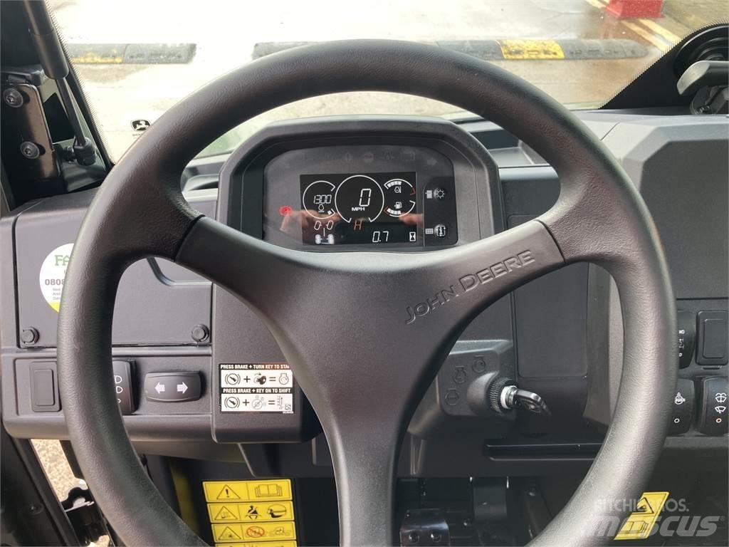 John Deere XUV875M Pomoćni strojevi