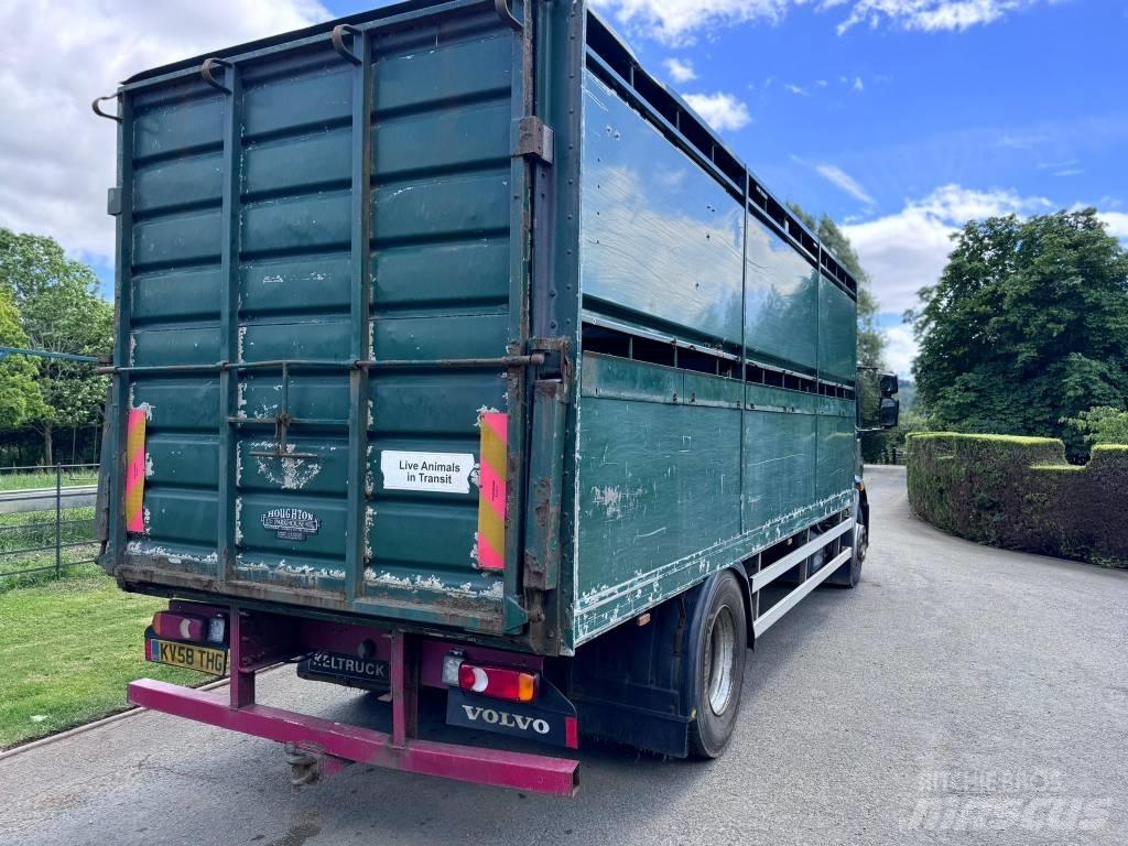 Volvo FL 240 Kamioni za transport stoke