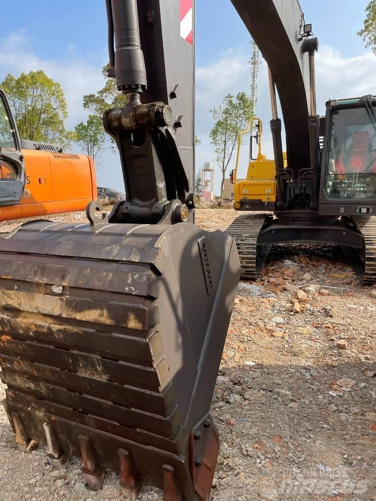 Volvo 220D Bageri gusjeničari