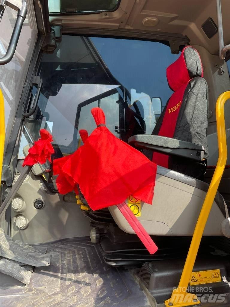 Volvo 220D Bageri gusjeničari