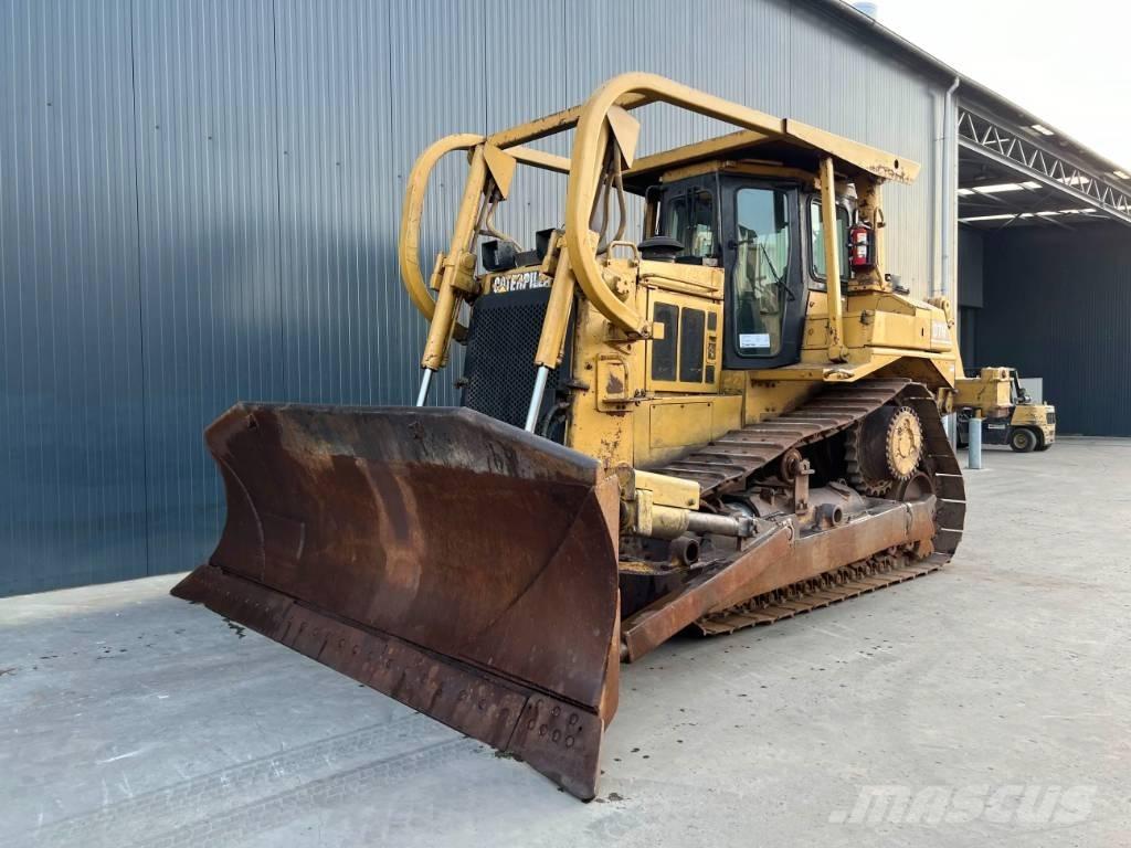 CAT D7H Buldožeri gusjeničari