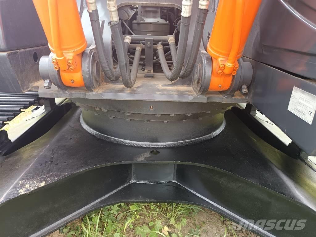 Hitachi ZX 210 Bageri gusjeničari