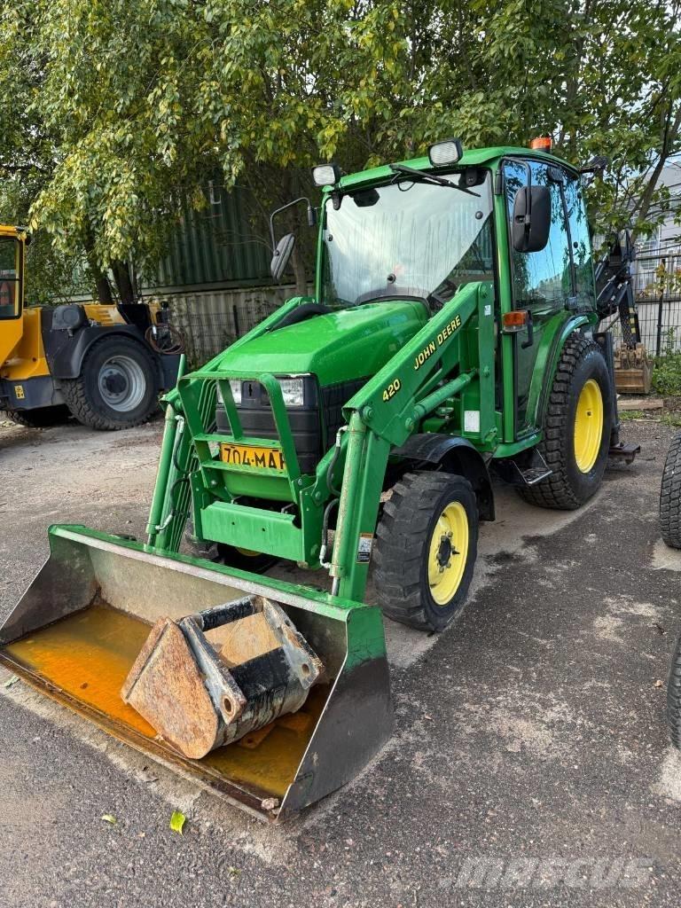 John Deere 4400 Kompaktni (mali) traktori