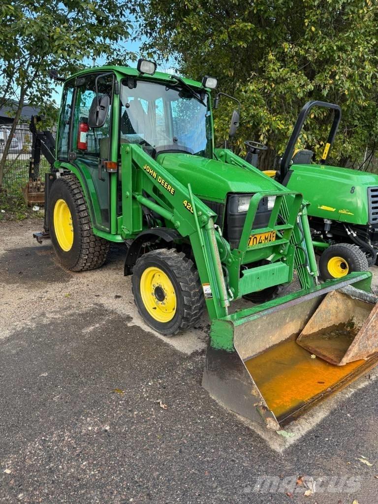 John Deere 4400 Kompaktni (mali) traktori