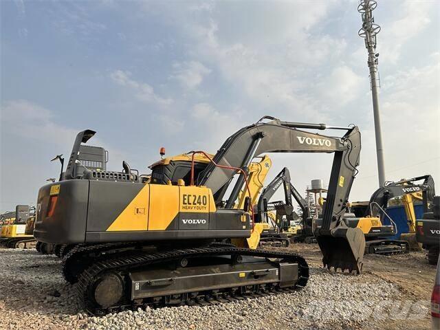 Volvo EC240 Bageri gusjeničari