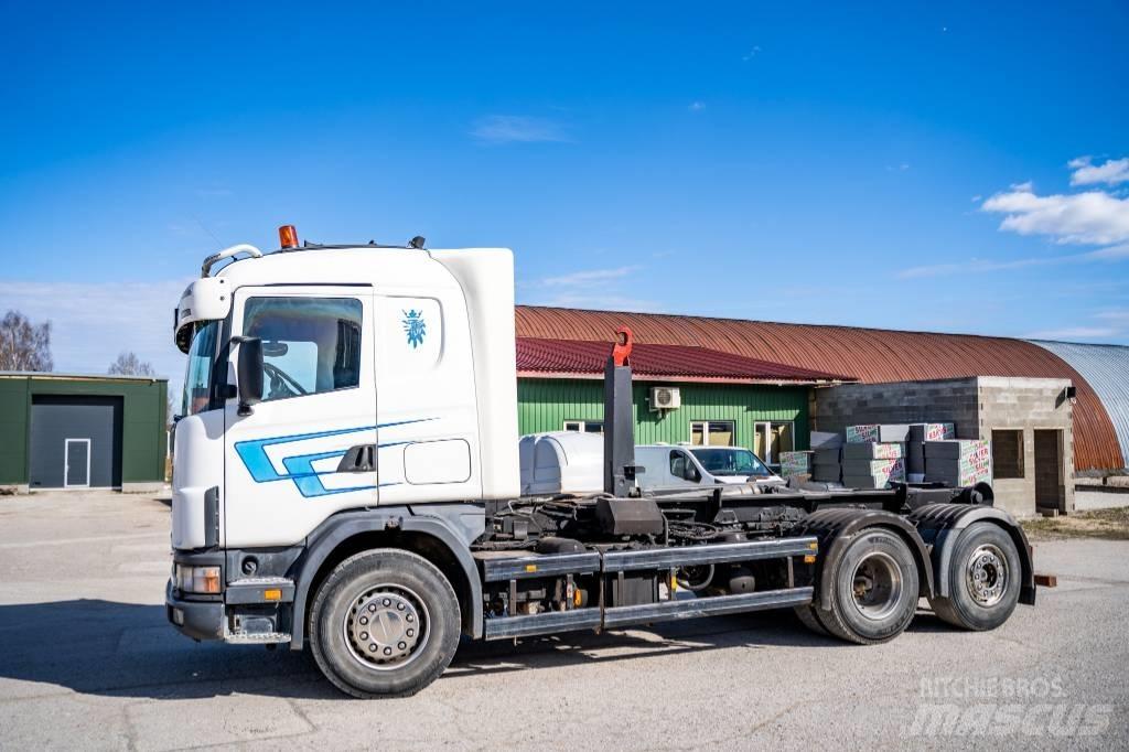 Scania R 144 GB Rol kiper kamioni s kukama za dizanje
