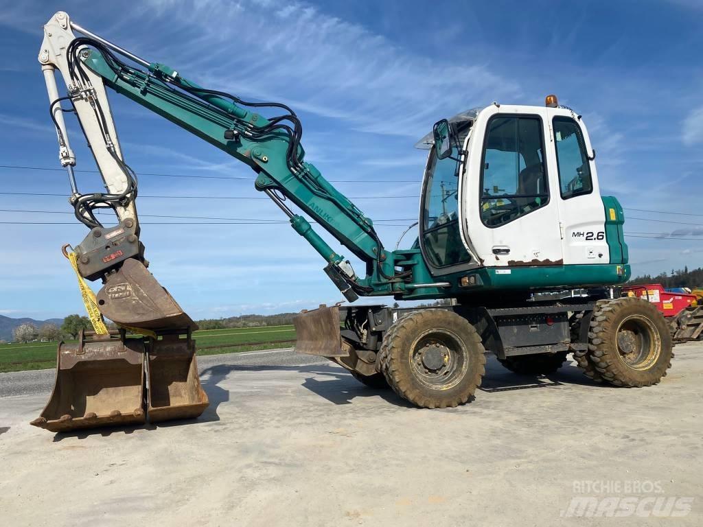 New Holland MH 2.6 Bageri na kotačima