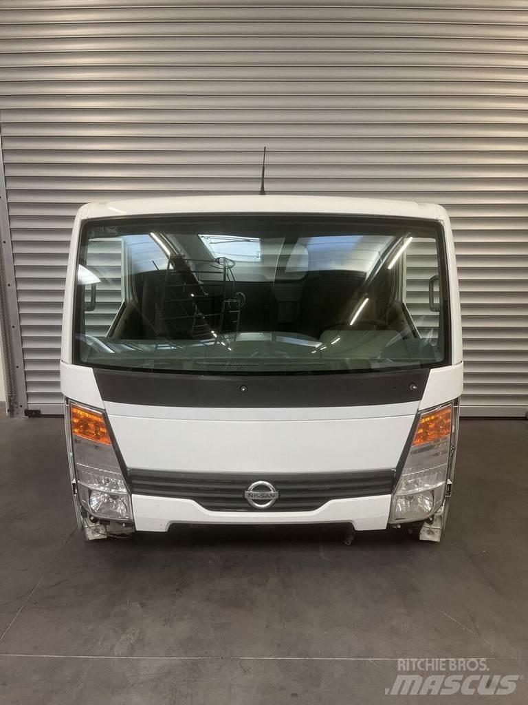 Nissan NT400 Kabine i unutrašnjost
