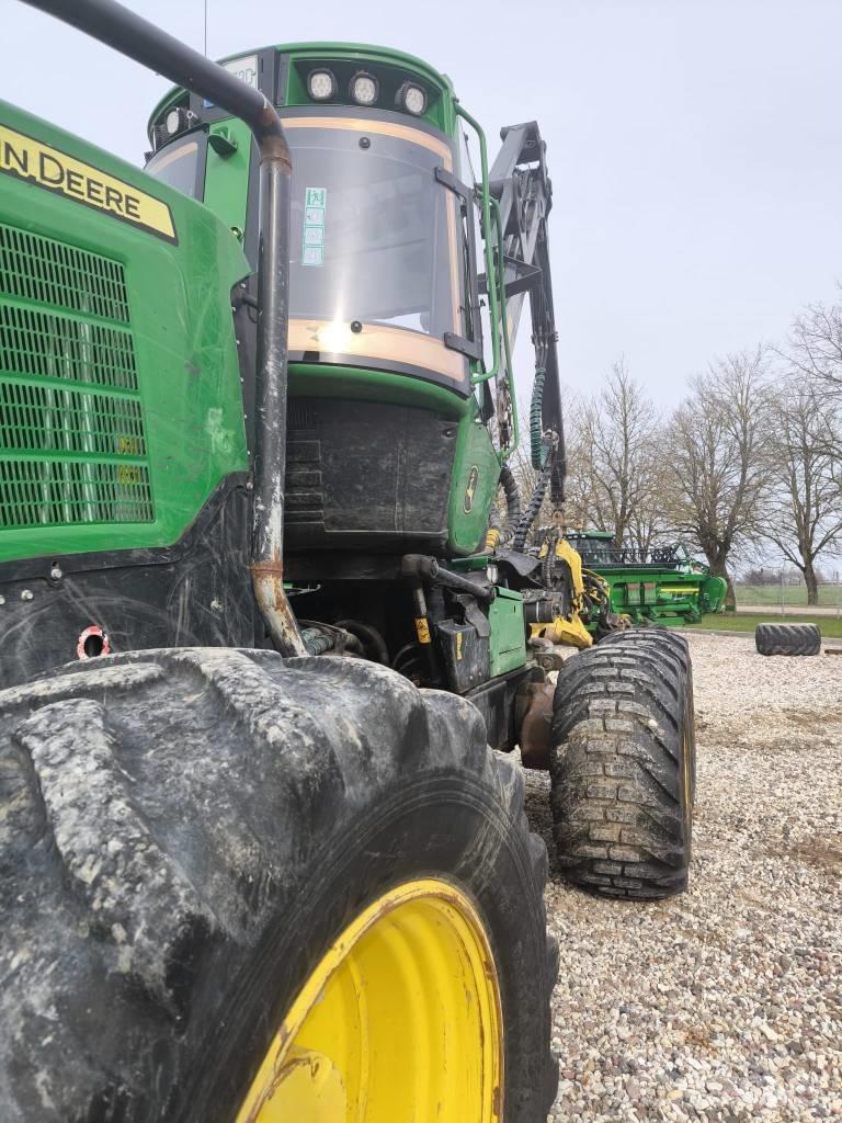 John Deere 1270G Harversteri