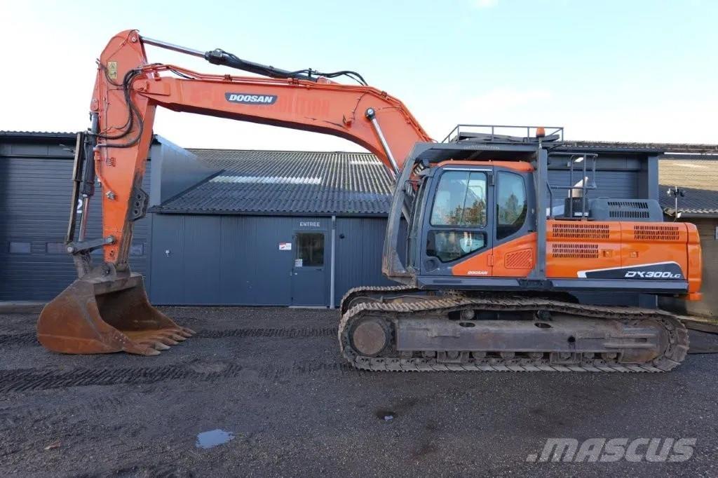 Doosan DX300LC Bageri gusjeničari