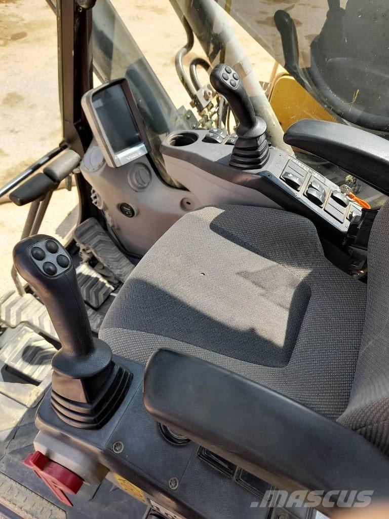 Volvo EC 250 D L Bageri gusjeničari