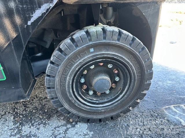 Mitsubishi FD25N3 Dizelski viličari