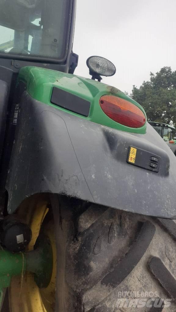 John Deere 6130 R Traktori
