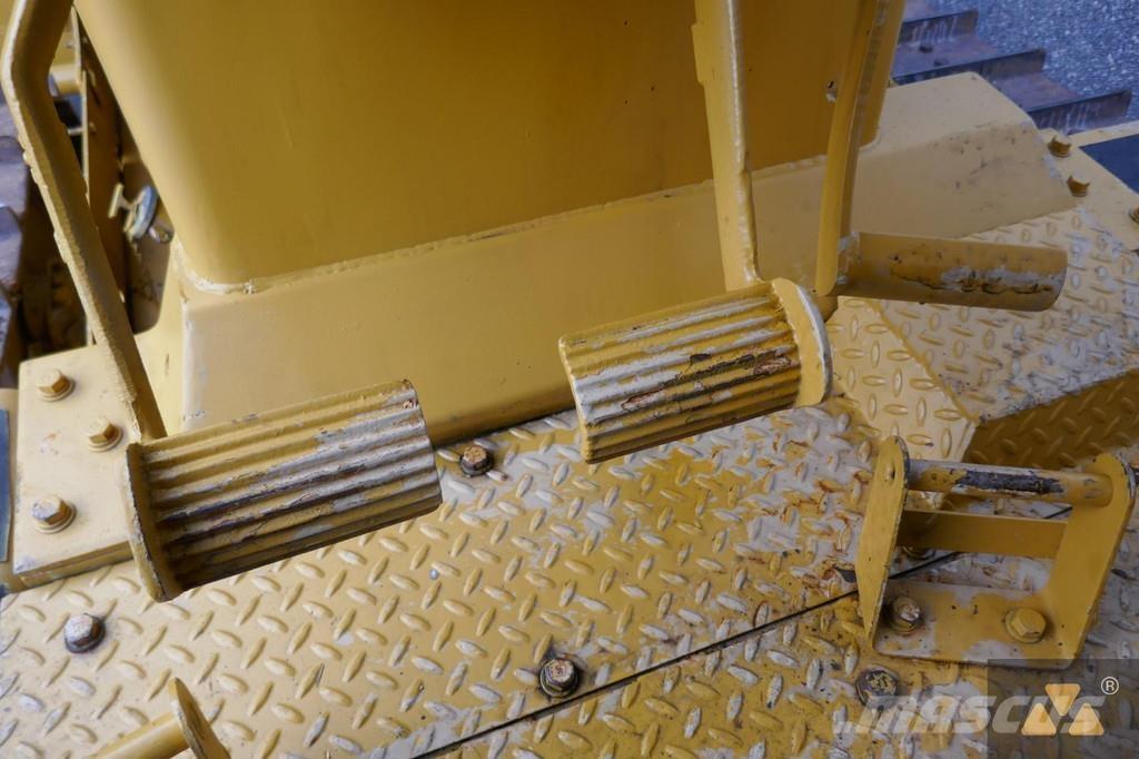 CAT D7G Ex-army Buldožeri gusjeničari