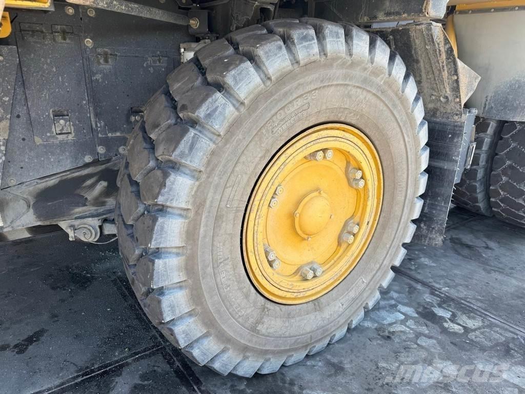 Komatsu HD405-7 Demperi za gradilišta