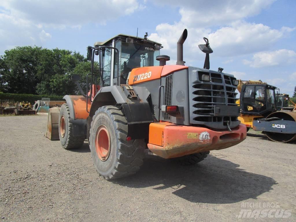 Hitachi ZW 220  Waage Utovarivači na kotačima