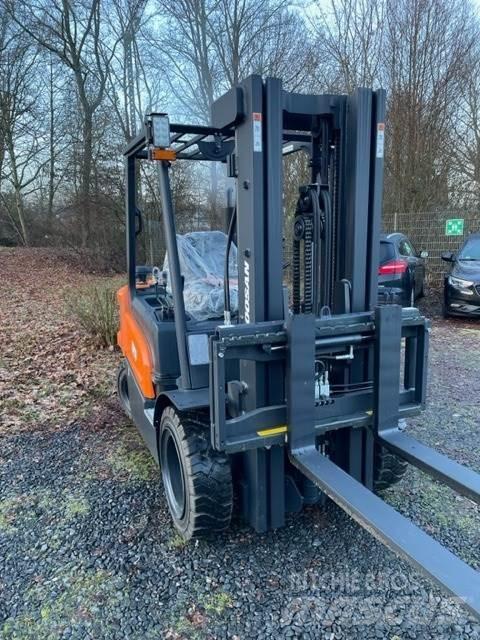 Doosan D30NXS Dizelski viličari